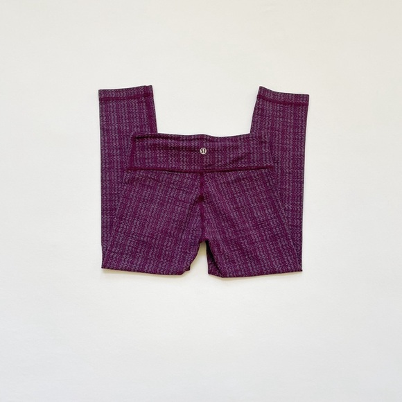 Lululemon Wunder Under Crop - Picture 1 of 5